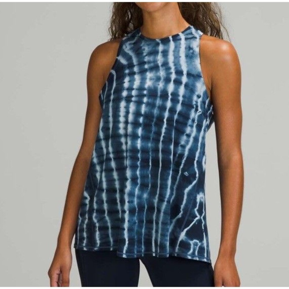 Lululemon Size 6 All Tied Up Tank Top Shibori Blue